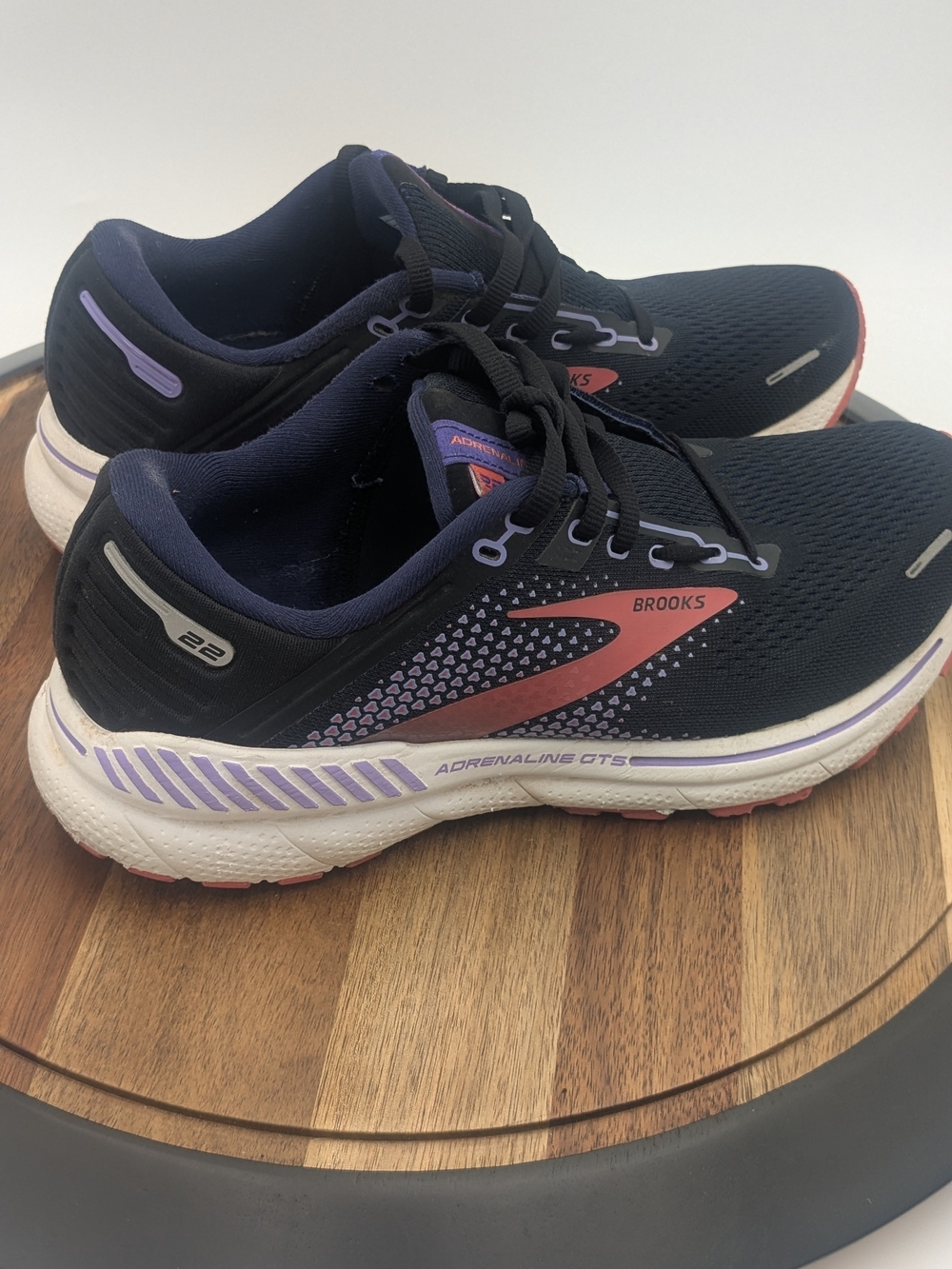 Brooks Adrenaline GTS 22 Women's Running Shoes Size 8.5 B Black Purple Coral
